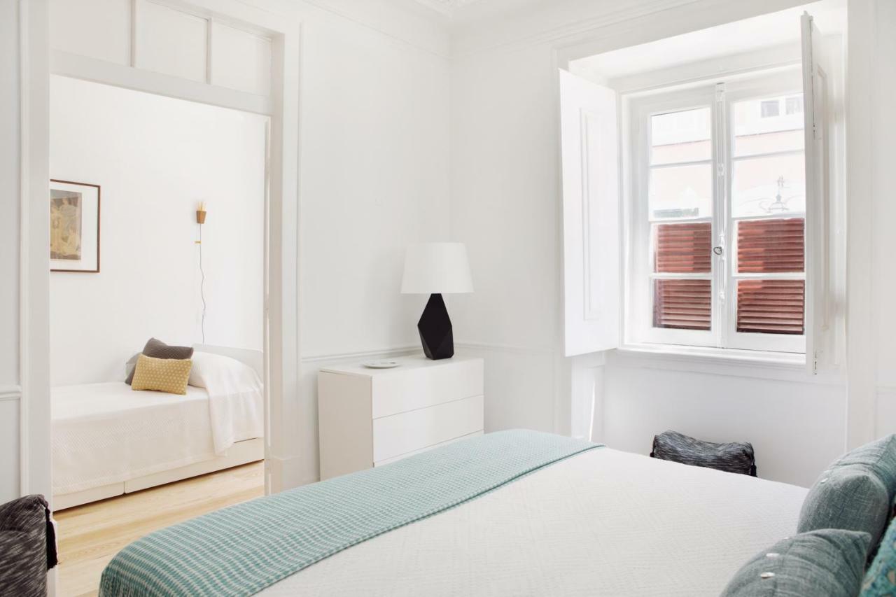 Renovated Charming Apartment With Terrace In Lapa Lisbon Exterior photo